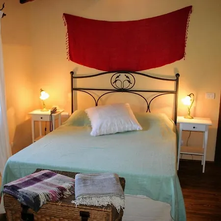 Sleeps 10 Pool Wifi Amelia